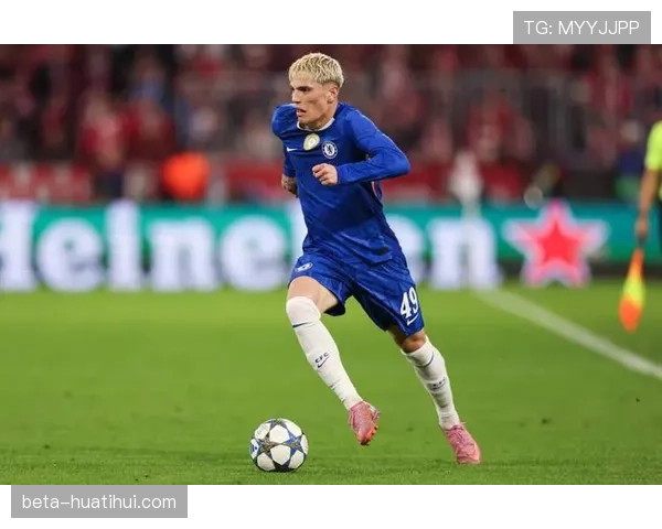 切尔西内托蹬踏犯规染红 导致球队少打一人陷入被动